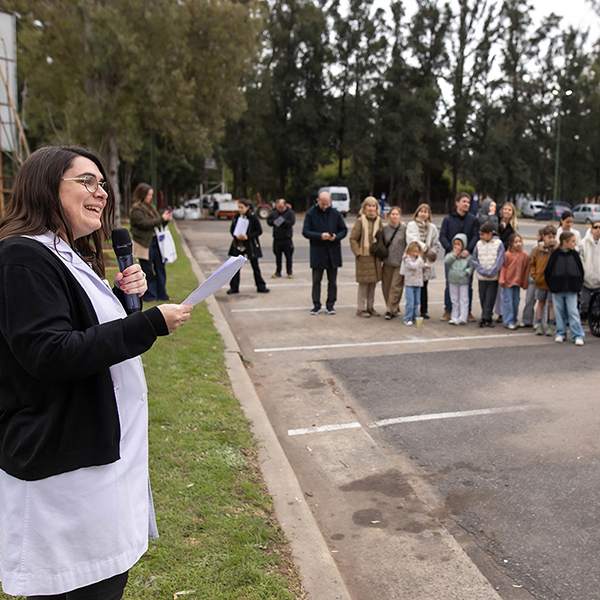 Una huella que permanece: el Hospital Universitario Austral celebró una nueva plantación de árboles