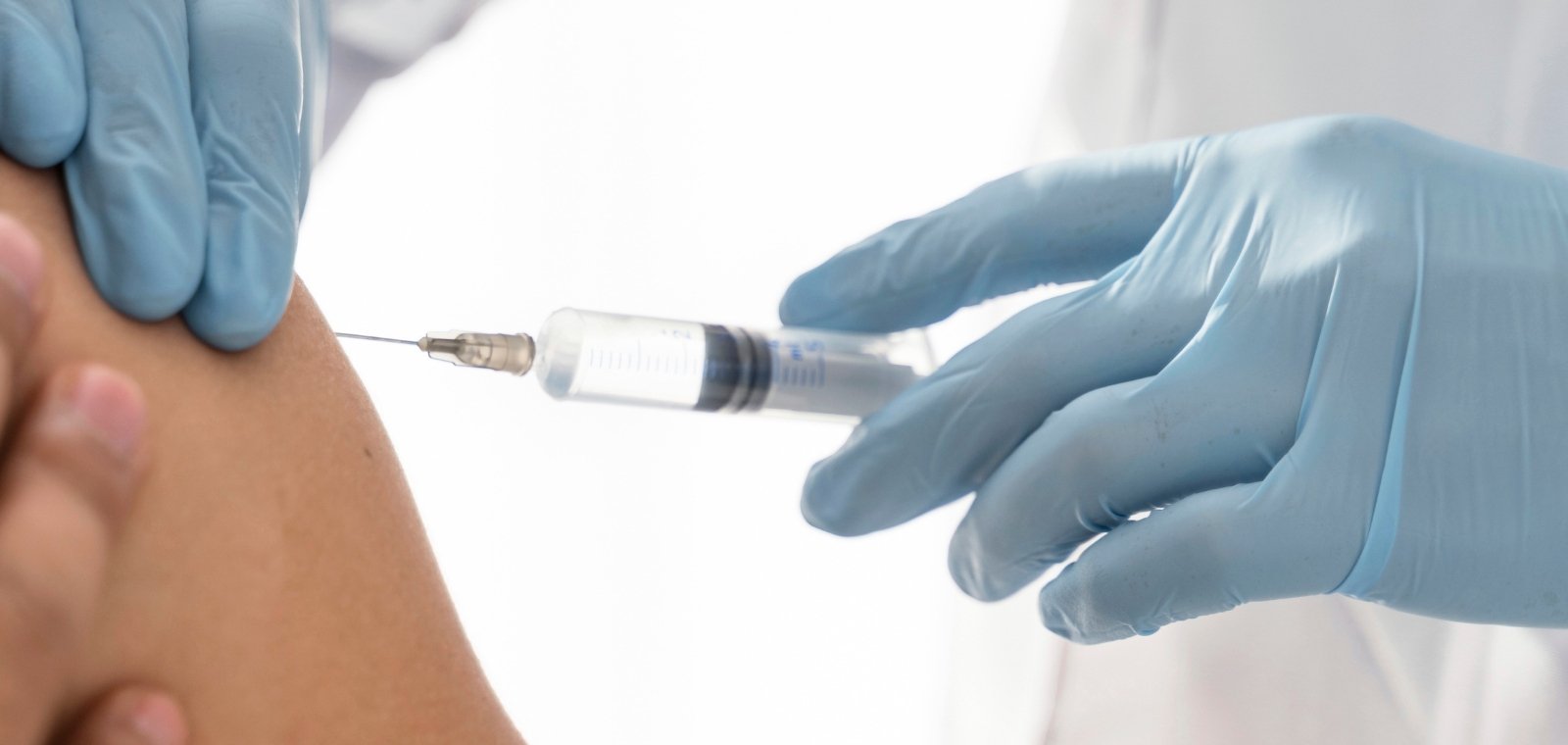 VACUNA ANTIGRIPAL + VACUNA COVID-19