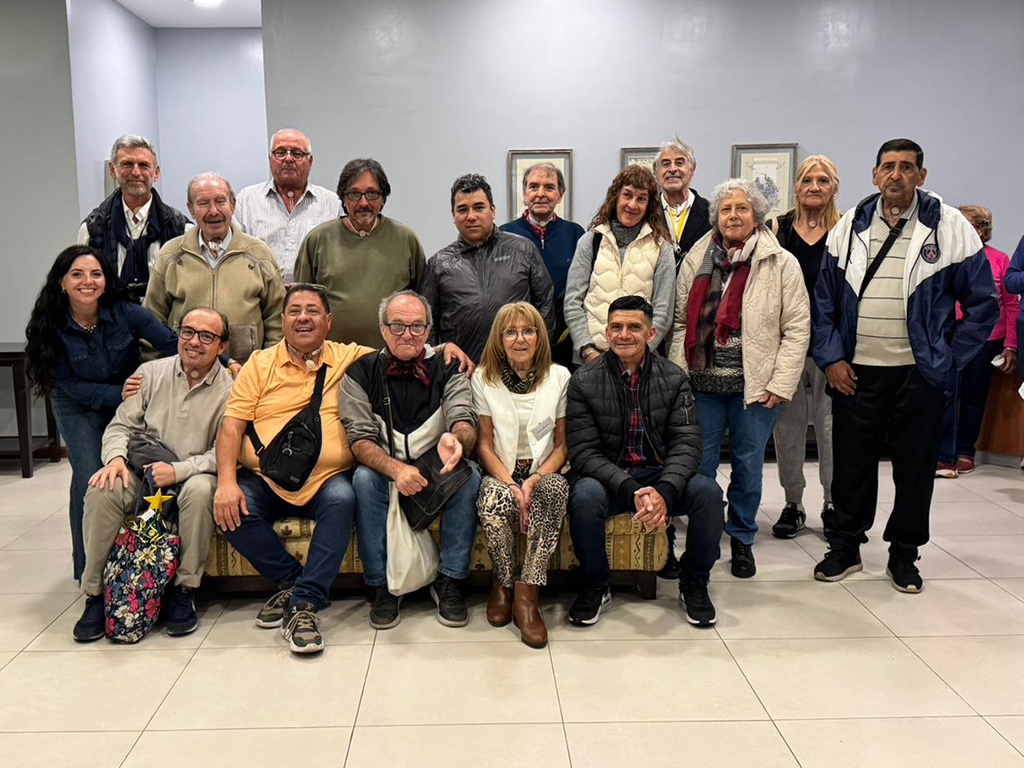 Después del silencio: el encuentro que acompaña la recuperación de personas laringectomizadas Después del silencio: el encuentro que acompaña la recuperación de personas laringectomizadas