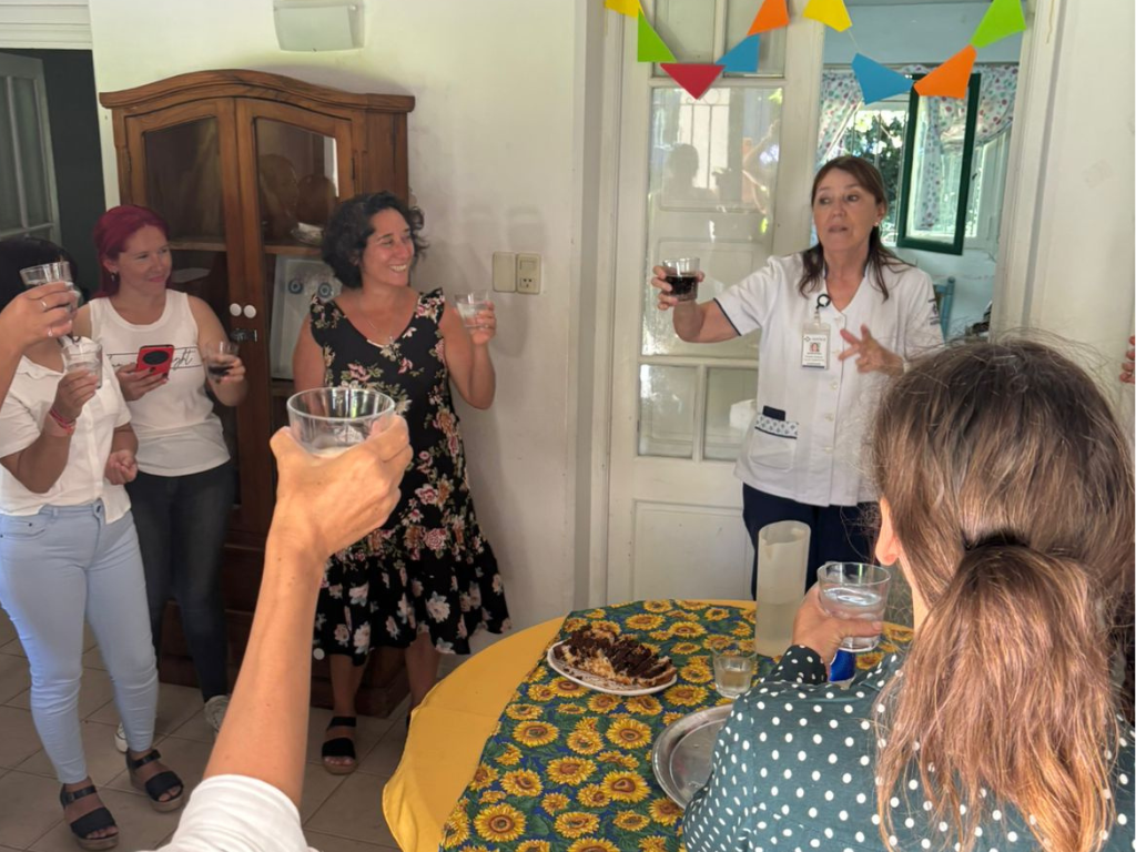 Oficio, vocación y técnica: los pilares del curso gratuito para cuidadores de adultos